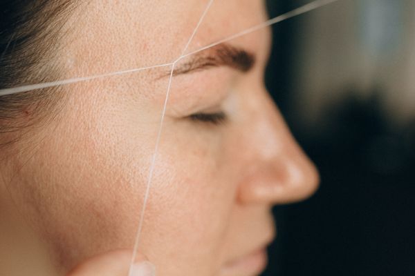 Augenbrauen und Wimpernpflege